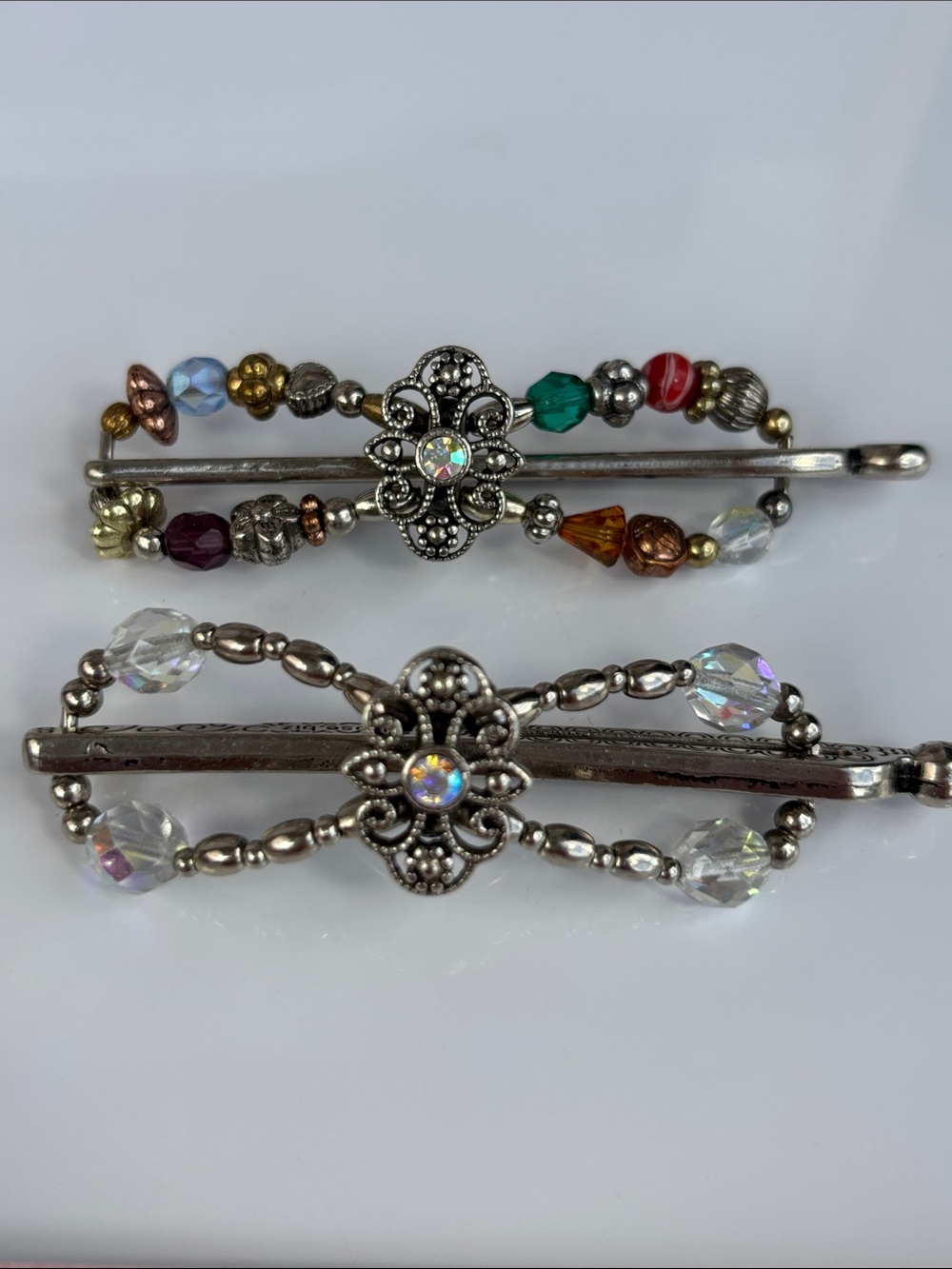 Two Beaded Floral flexi clips Lila rose small